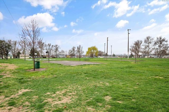 505 N 15th Ave, Pasco, WA 99301