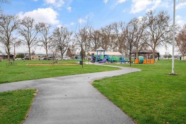 505 N 15th Ave, Pasco, WA 99301