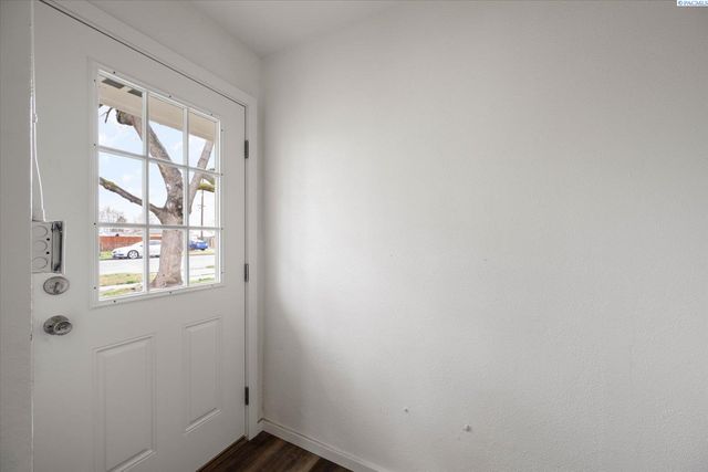 505 N 15th Ave, Pasco, WA 99301