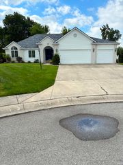 1031 Deer Cliff Court, Fort Wayne, IN 46804