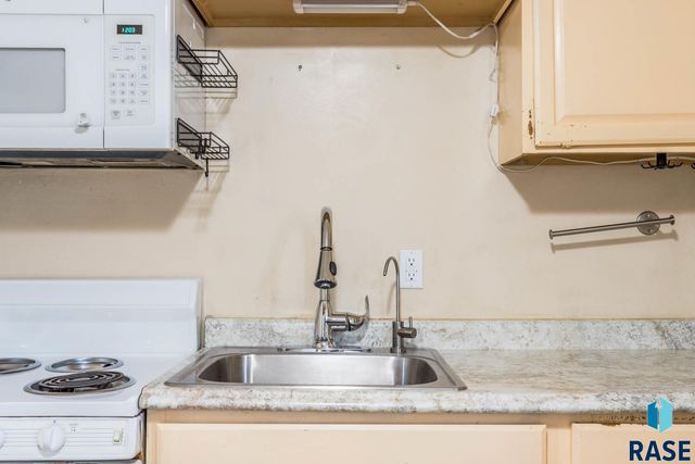 618 S Elmwood Ave Avenue, Sioux Falls, SD 57104