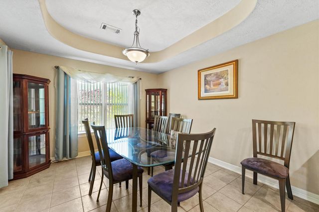 50 Cloverdale Court, Montgomery, TX 77356