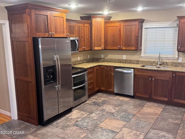 2610 S Ohio Avenue, Joplin, MO 64804