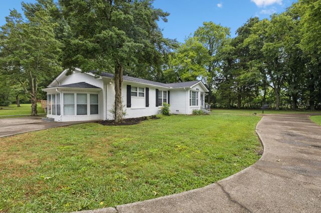 2614 Elam Rd, Murfreesboro, TN 37127