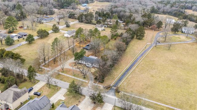 2614 Elam Rd, Murfreesboro, TN 37127