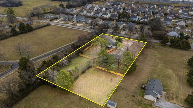 2614 Elam Rd, Murfreesboro, TN 37127
