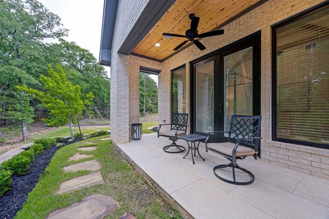 704 Palisades Drive, Gordonville, TX 76245