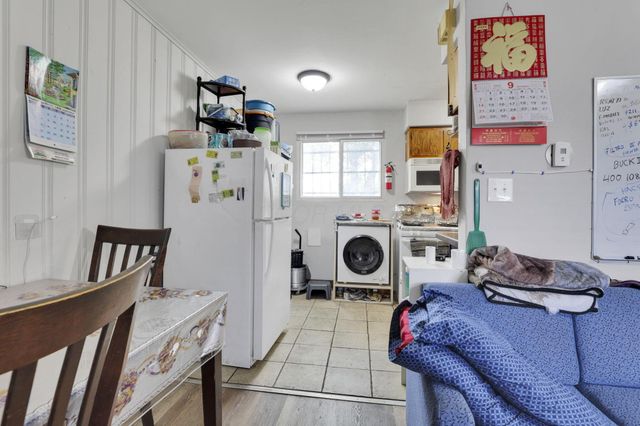 27 W 8th Avenue, Columbus, OH 43201