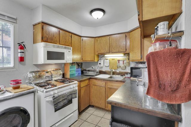 27 W 8th Avenue, Columbus, OH 43201