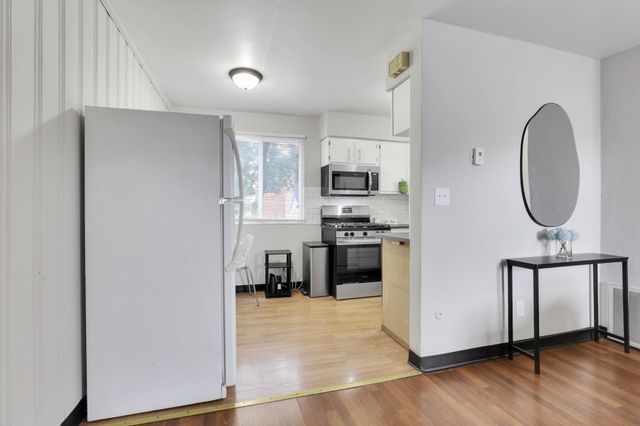 27 W 8th Avenue, Columbus, OH 43201