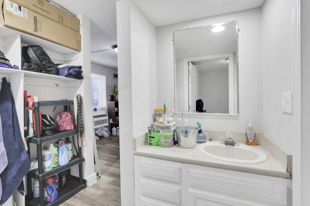 27 W 8th Avenue, Columbus, OH 43201