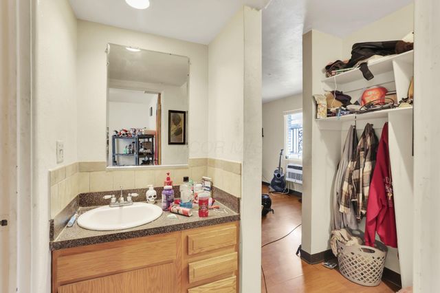27 W 8th Avenue, Columbus, OH 43201