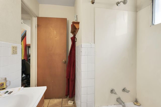 27 W 8th Avenue, Columbus, OH 43201