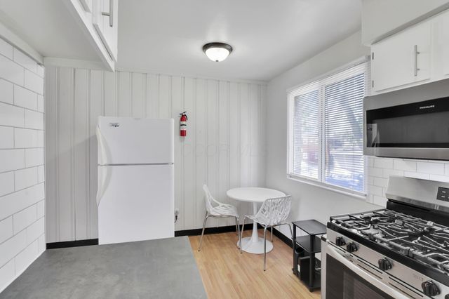 27 W 8th Avenue, Columbus, OH 43201