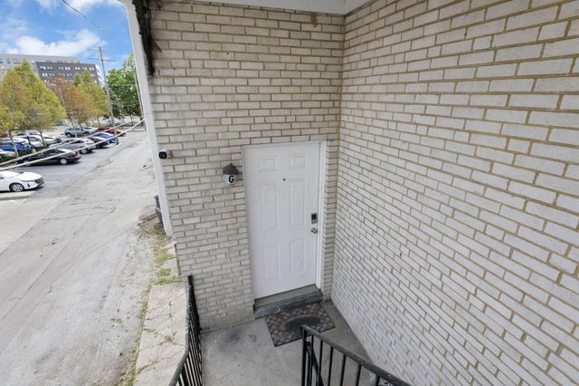 27 W 8th Avenue, Columbus, OH 43201