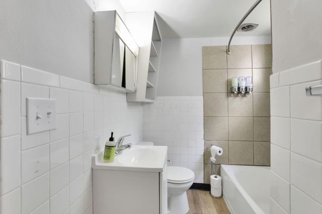 27 W 8th Avenue, Columbus, OH 43201