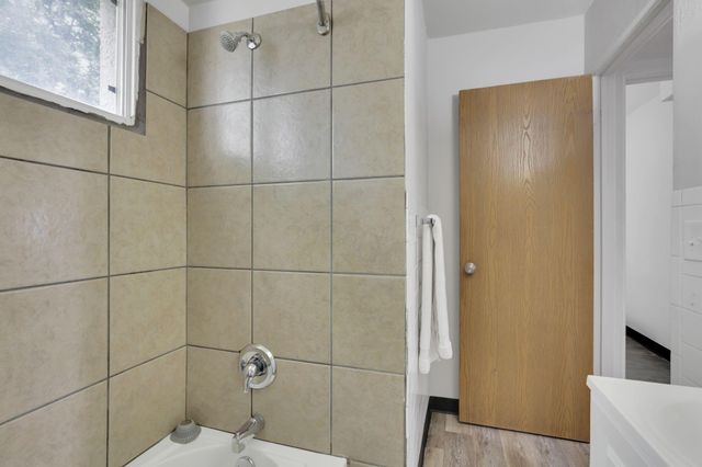 27 W 8th Avenue, Columbus, OH 43201