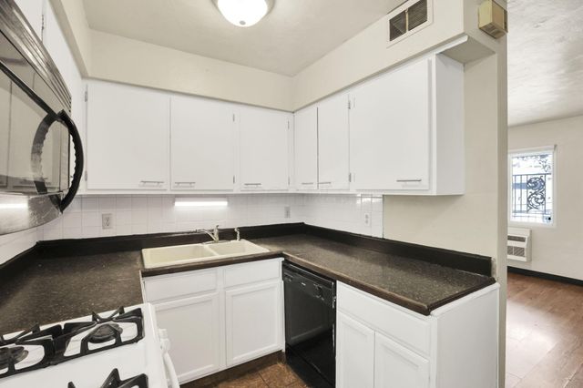 27 W 8th Avenue, Columbus, OH 43201