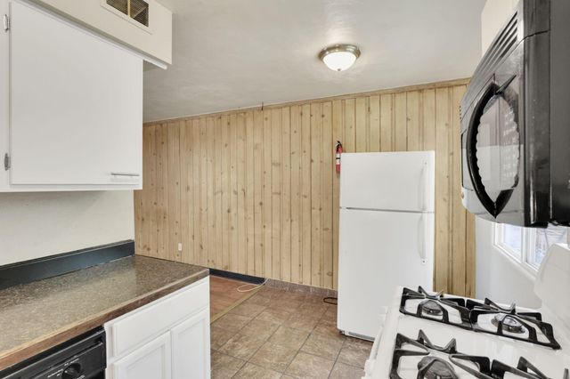 27 W 8th Avenue, Columbus, OH 43201