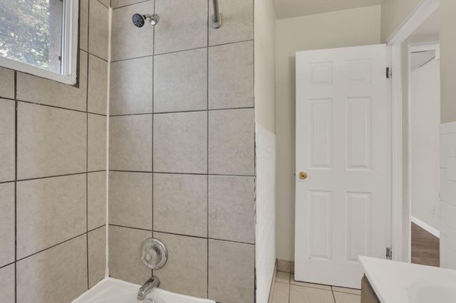 27 W 8th Avenue, Columbus, OH 43201