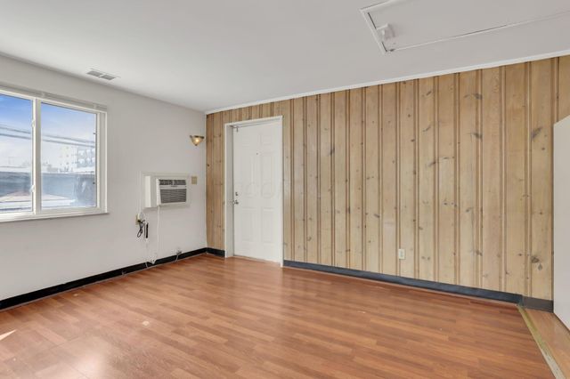 27 W 8th Avenue, Columbus, OH 43201
