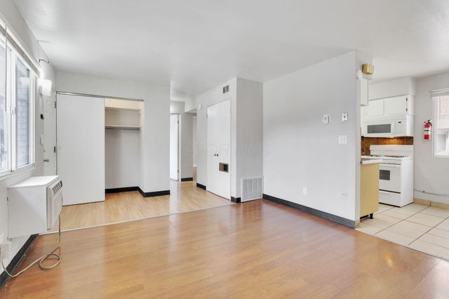 27 W 8th Avenue, Columbus, OH 43201