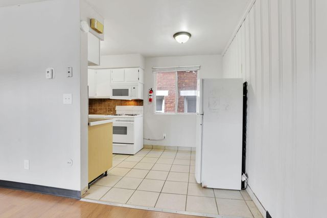 27 W 8th Avenue, Columbus, OH 43201