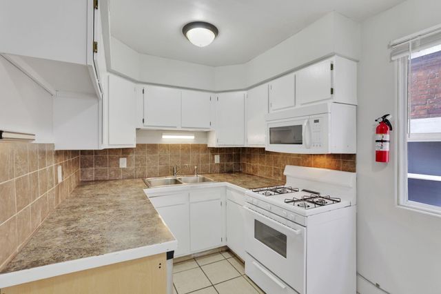 27 W 8th Avenue, Columbus, OH 43201