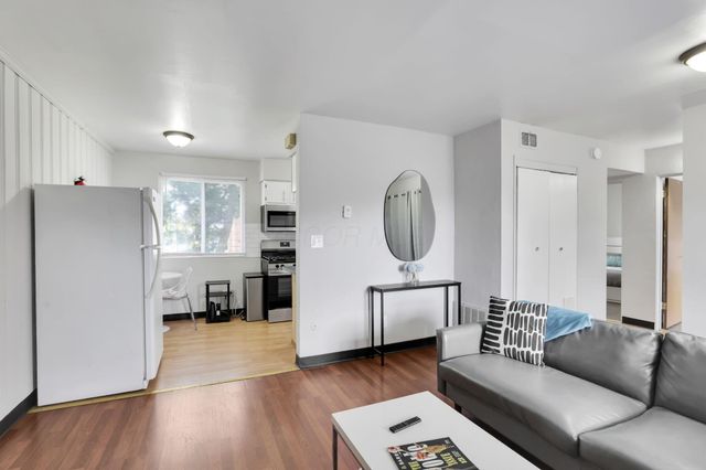 27 W 8th Avenue, Columbus, OH 43201