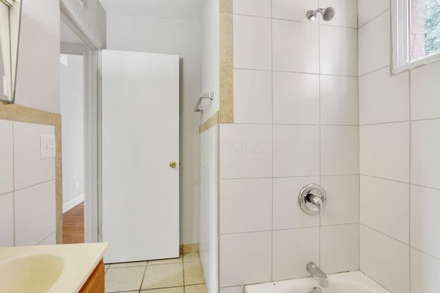 27 W 8th Avenue, Columbus, OH 43201