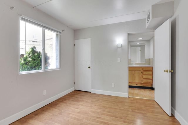 27 W 8th Avenue, Columbus, OH 43201
