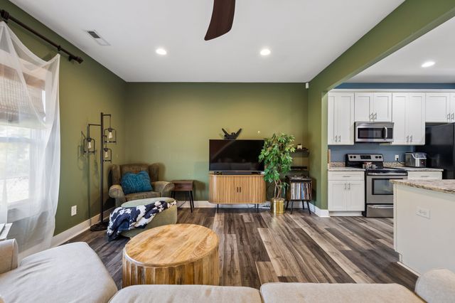 421 Joy Ave, Nashville, TN 37207
