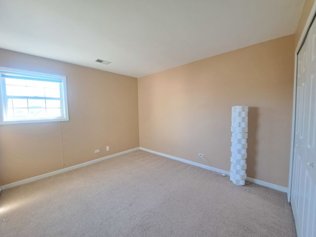 2940 Heatherwood Drive 2940, Schaumburg, IL 60194