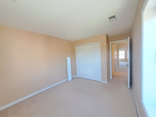 2940 Heatherwood Drive 2940, Schaumburg, IL 60194