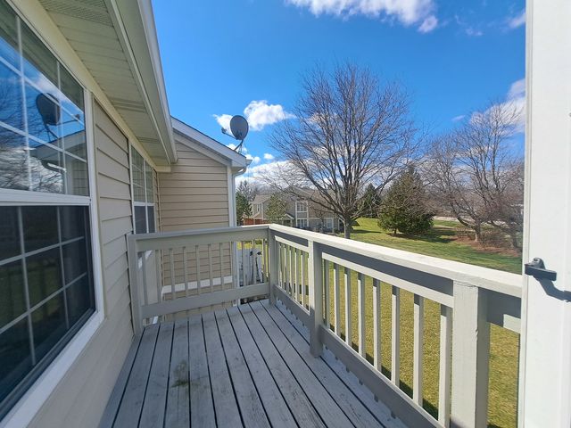 2940 Heatherwood Drive 2940, Schaumburg, IL 60194