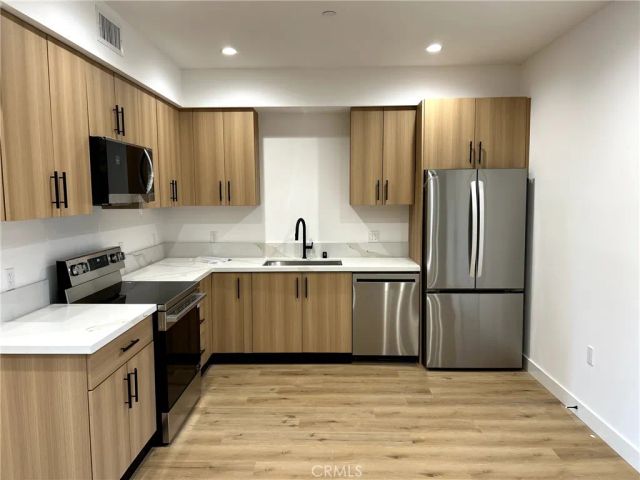 8016 Fair 210, Sun Valley, CA 91352