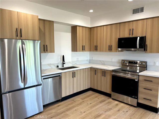 8016 Fair 210, Sun Valley, CA 91352