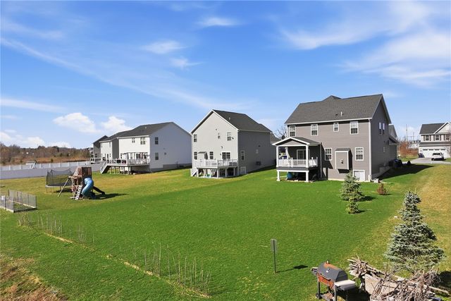 35 Harvest Ridge Trail, Henrietta, NY 14586