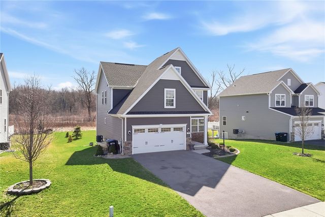 35 Harvest Ridge Trail, Henrietta, NY 14586