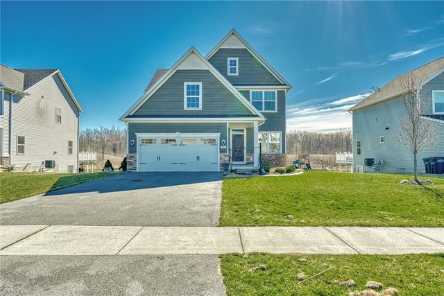 35 Harvest Ridge Trail, Henrietta, NY 14586