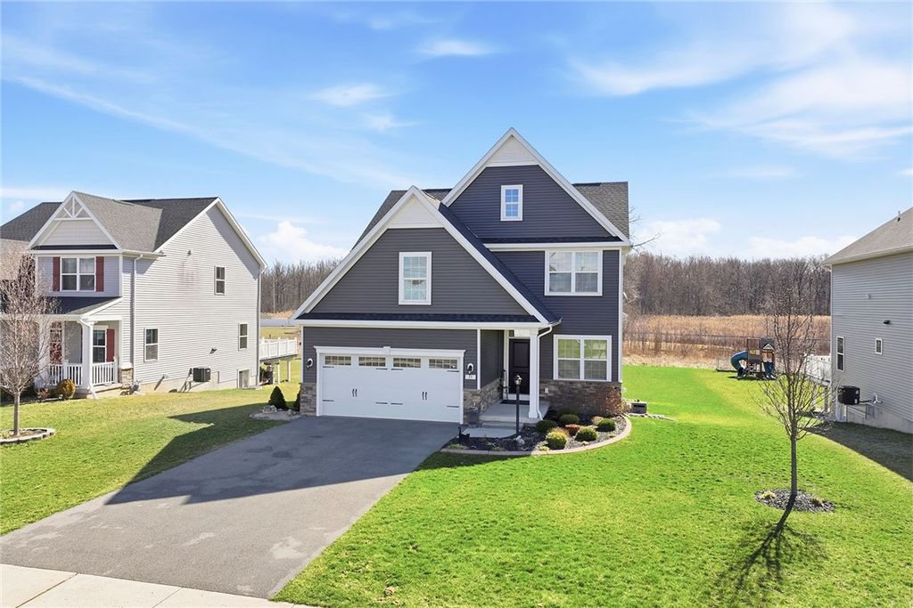 35 Harvest Ridge Trail, Henrietta, NY 14586