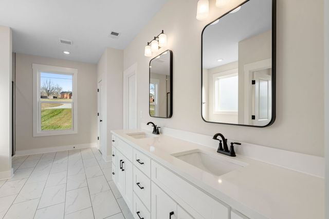 330 Thoroughbred Ln, Hartsville, TN 37074