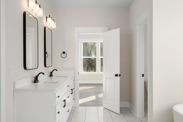 330 Thoroughbred Ln, Hartsville, TN 37074