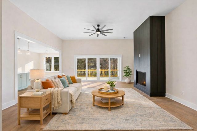 330 Thoroughbred Ln, Hartsville, TN 37074