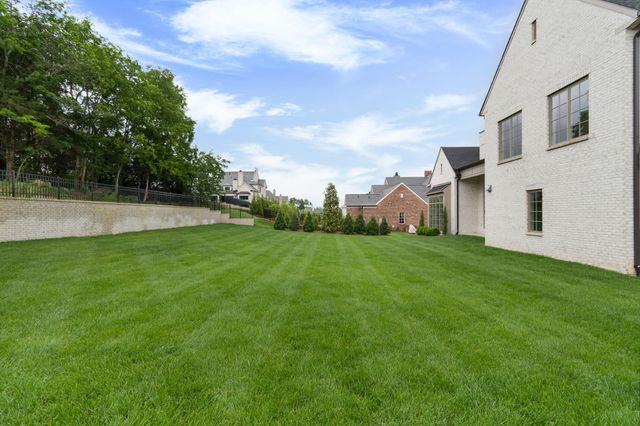 1707 Southwick Dr, Brentwood, TN 37027