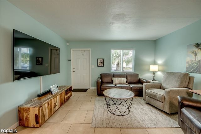 4904 Vincennes CT 108, Cape Coral, FL 33904