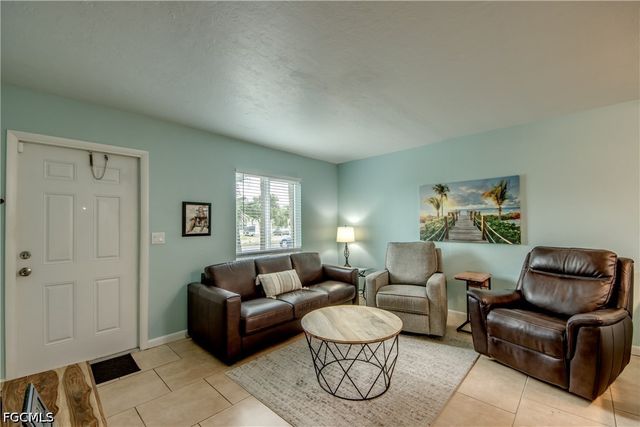 4904 Vincennes CT 108, Cape Coral, FL 33904