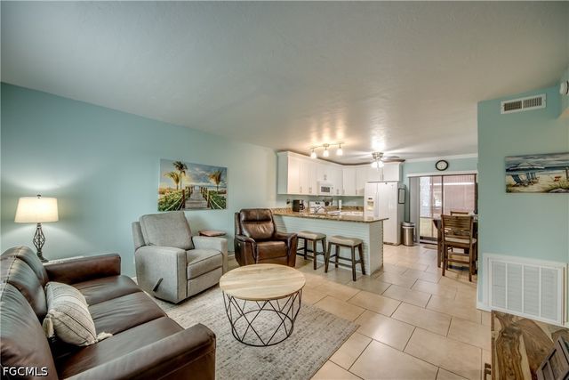 4904 Vincennes CT 108, Cape Coral, FL 33904