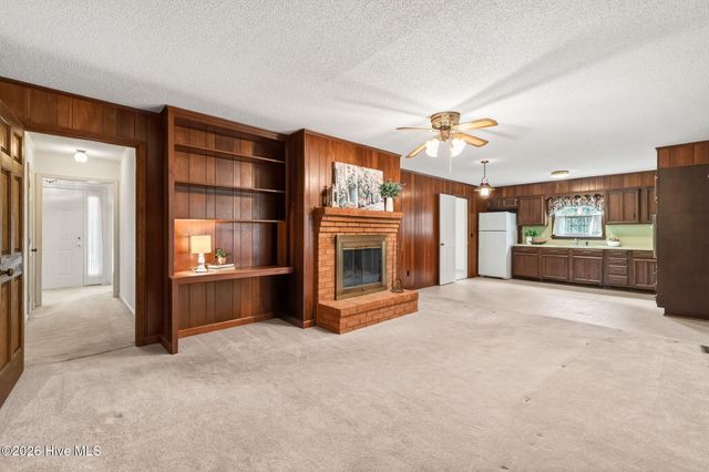 808 Chestnut Drive, Smithfield, NC 27577