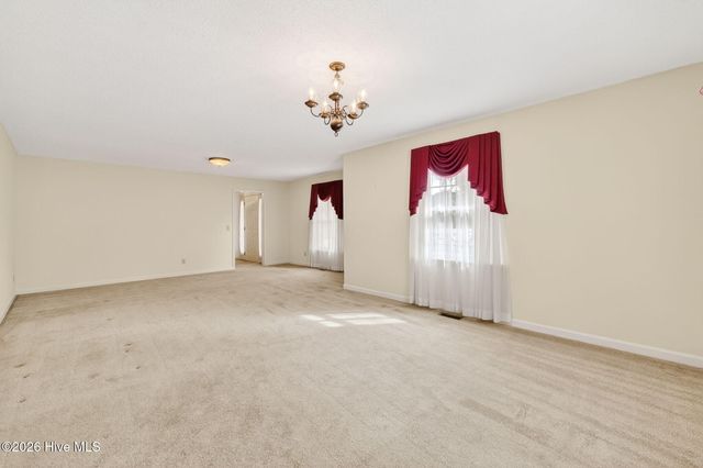 808 Chestnut Drive, Smithfield, NC 27577